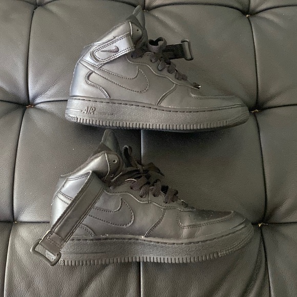 🔥🔥 Nike Air Force 1 High - Picture 2 of 7